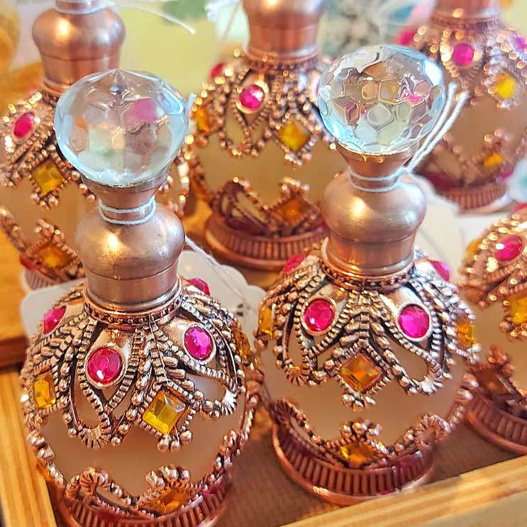 Lichtfänger mit Duftessenzen verschönern den Augenblick. Lichtfänger mit Duftessenzen verschönern den Augenblick.