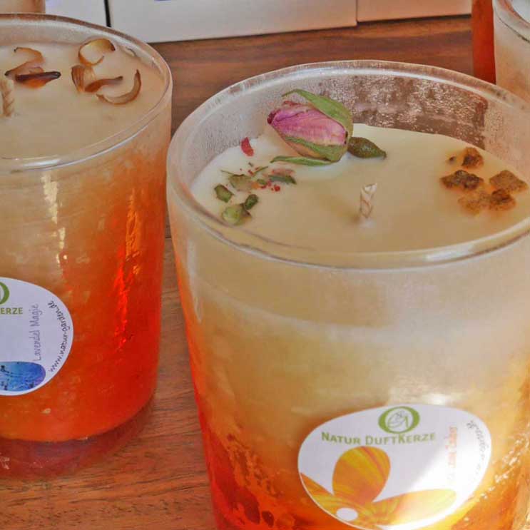 Das Präsent ist unvergesslich, nachhaltig und ökologisch - Natur Duftkerzen ohne Chemikalien Das Präsent ist unvergesslich, nachhaltig und ökologisch - Natur Duftkerzen ohne Chemikalien